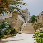 Tina Ξενοδοχείο 3*