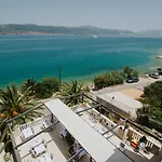Ξενοδοχείο Tina Arbanija