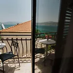 Tina Ξενοδοχείο Arbanija