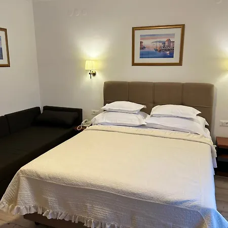 Hotel Tina Arbanija