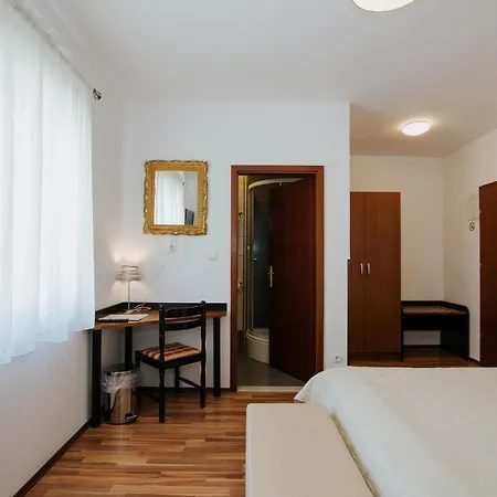 Hotel Tina