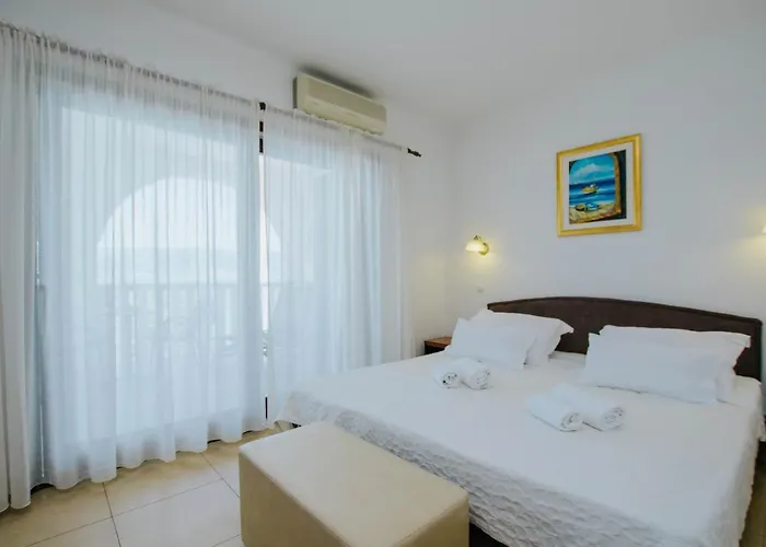 Tina Ξενοδοχείο 3*