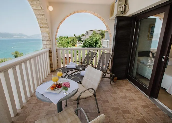 Ξενοδοχείο Tina