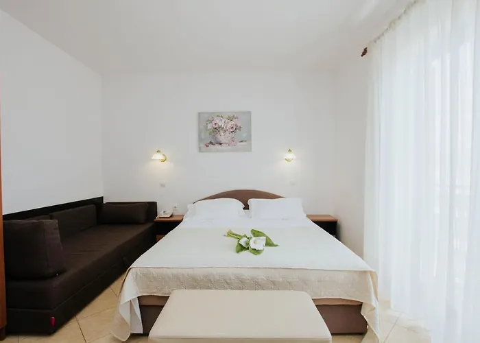 Tina Ξενοδοχείο