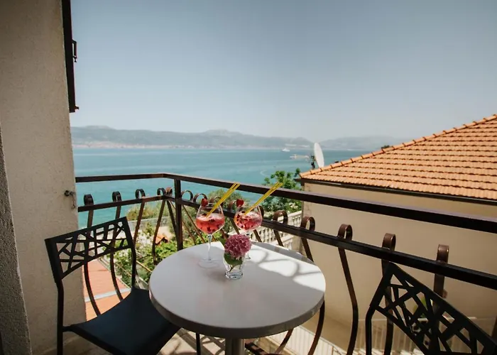 Hotel Tina Arbanija