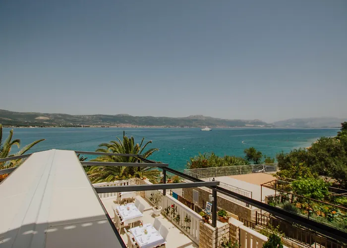 Ξενοδοχείο Tina Arbanija