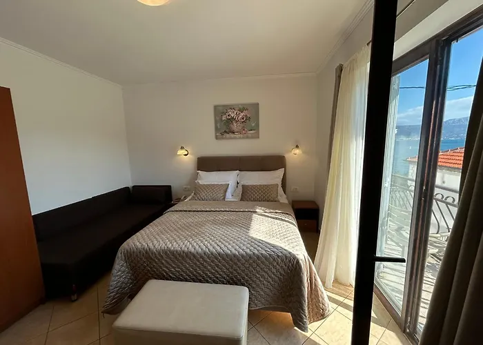 Hotel Tina Arbanija