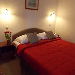 Tina 3* Arbanija