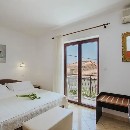 Hotel Tina