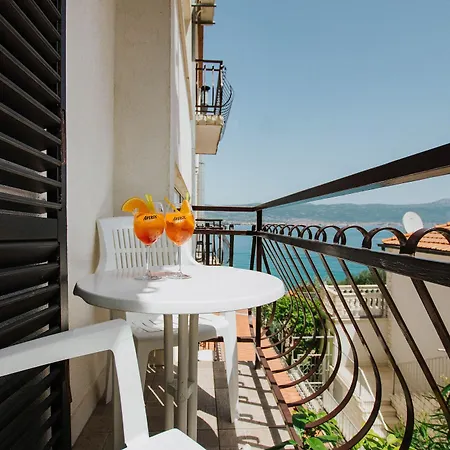 Hotel Tina 3*