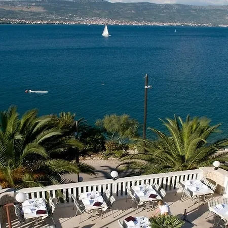 Tina Hotel 3*