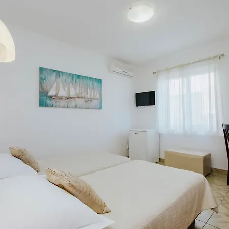 Tina Hotel 3*
