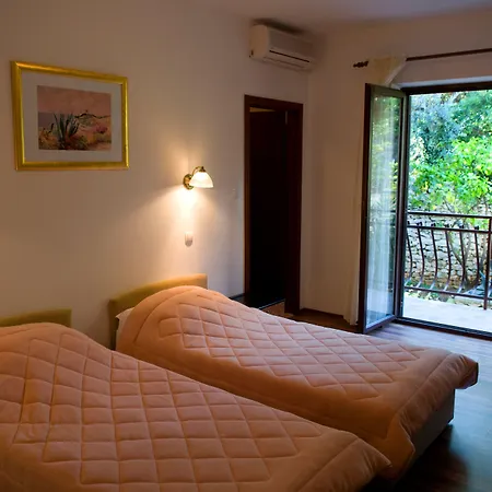 Tina Hotel 3*