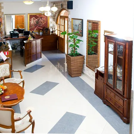 Tina Hotel Arbanija