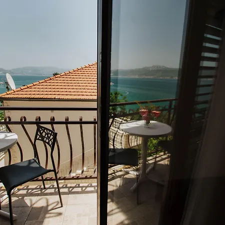 Tina Hotel Arbanija