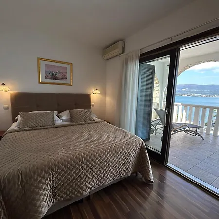 Hotel Tina 3*