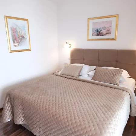 Tina Hotel 3*