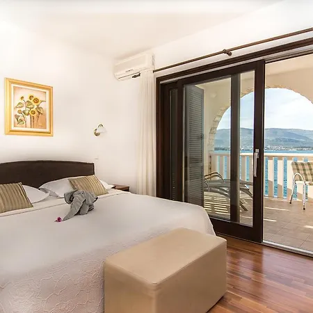 Hotel Tina 3*